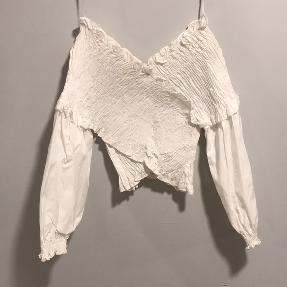 The cutest white rushed cropped blouse XS - Picture 2 of 7